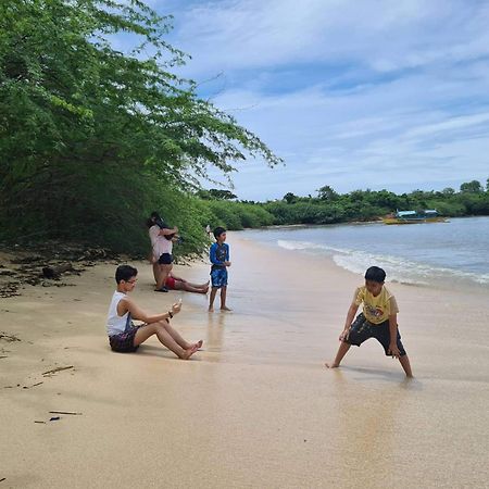 Calatagan'S Bahay Kubo - With Beach Access Batangas Exteriör bild